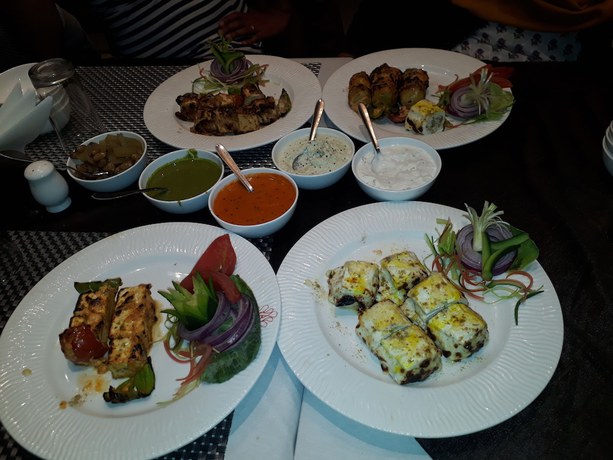 Imagen del bar/restaurante del Hotel Royal Amer City. Foto 4