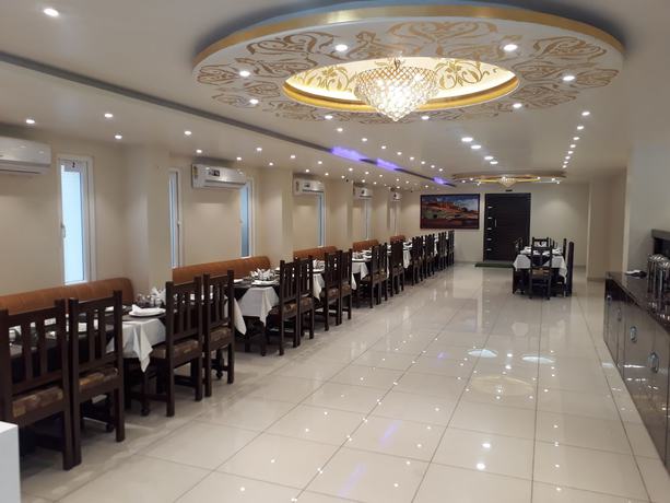 Imagen del bar/restaurante del Hotel Royal Amer City. Foto 6