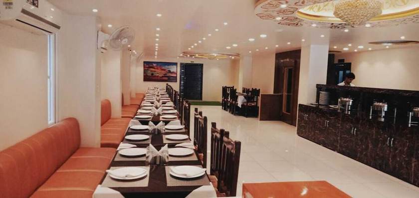 Imagen del bar/restaurante del Hotel Royal Amer City. Foto 8