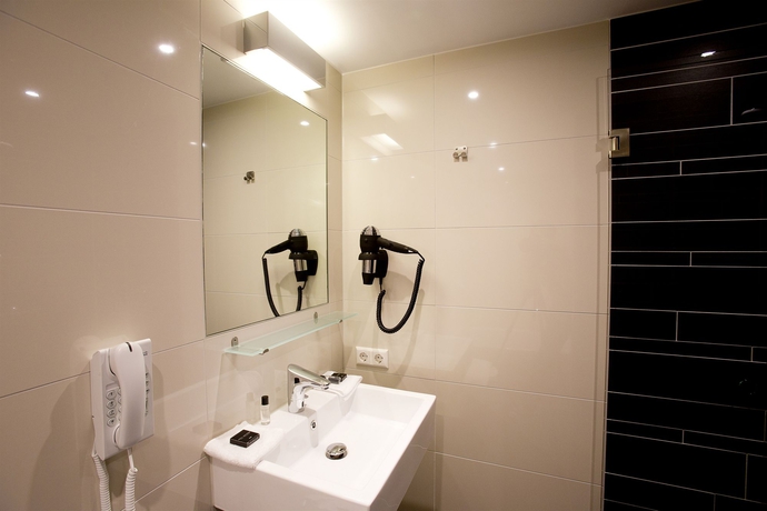 Imagen de la habitación del Hotel Royal Amsterdam. Foto 10