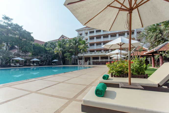 Imagen de la piscina del Hotel Royal Angkor Resort and Spa. Foto 15