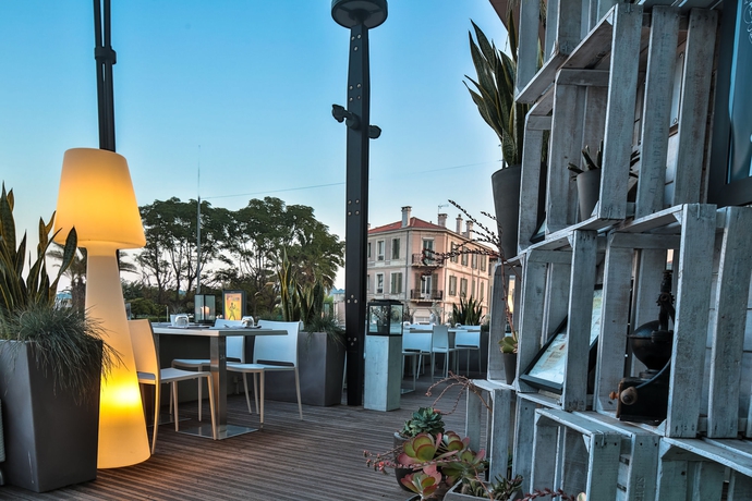 Imagen del bar/restaurante del Hotel Royal Antibes. Foto 4