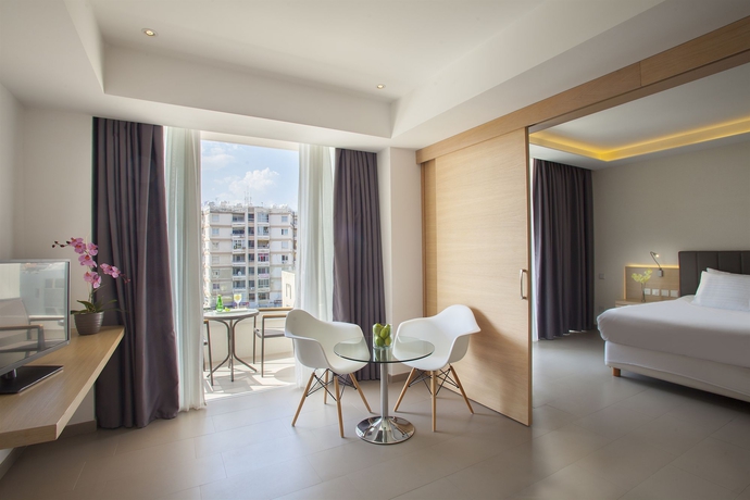 Imagen de los interiores del Hotel Royal Apollonia By Louis Hotels. Foto 11