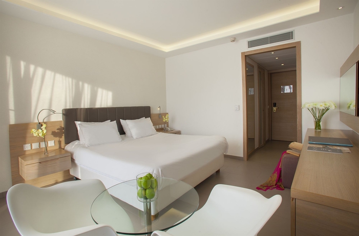 Imagen de la habitación del Hotel Royal Apollonia By Louis Hotels. Foto 6