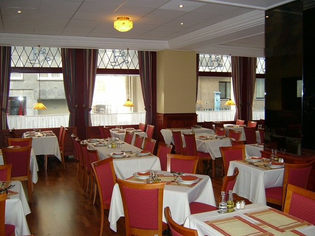 Imagen del bar/restaurante del Hotel Royal Astor. Foto 2