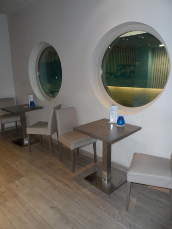 Imagen de los interiores del Hotel Royal Astor. Foto 4