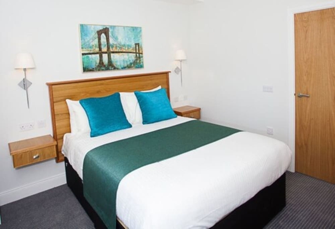 Imagen de la habitación del Hotel Royal Athenaeum Suites. Foto 6