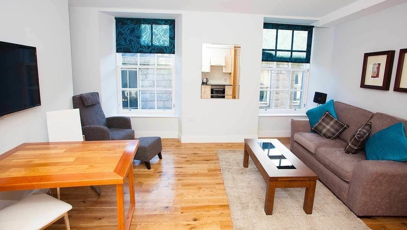 Imagen de la habitación del Hotel Royal Athenaeum Suites. Foto 12