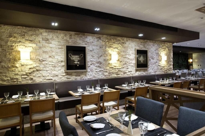 Imagen del bar/restaurante del Hotel Royal Atl&acirc;ntica Maca&eacute;. Foto 2