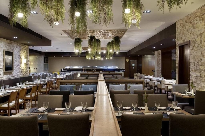 Imagen del bar/restaurante del Hotel Royal Atl&acirc;ntica Maca&eacute;. Foto 3