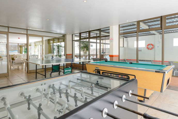 Imagen de la piscina del Hotel Royal Atlantic. Foto 16