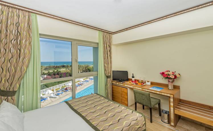 Imagen de la habitación del Hotel Royal Atlantis Spa and Resort. Foto 8