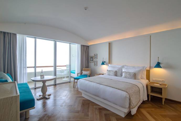 Imagen de la habitación del Hotel Royal Avila Boutique Resort. Foto 2