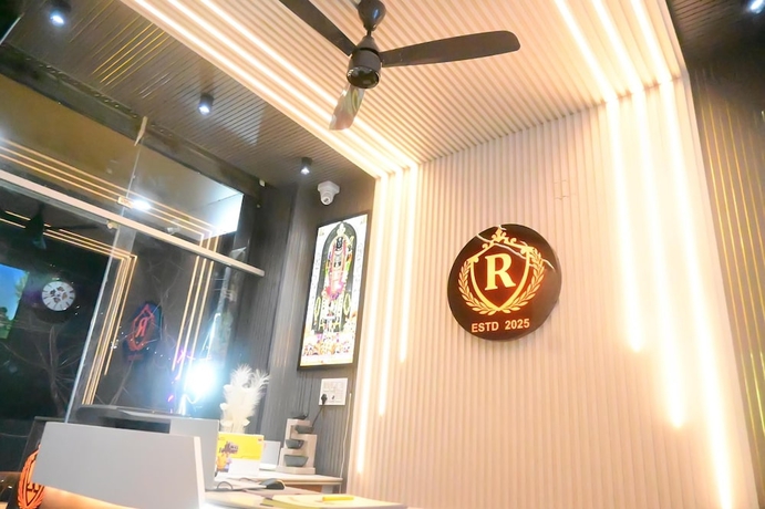 Imagen de los interiores del Hotel Royal Awadh Inn. Foto 13