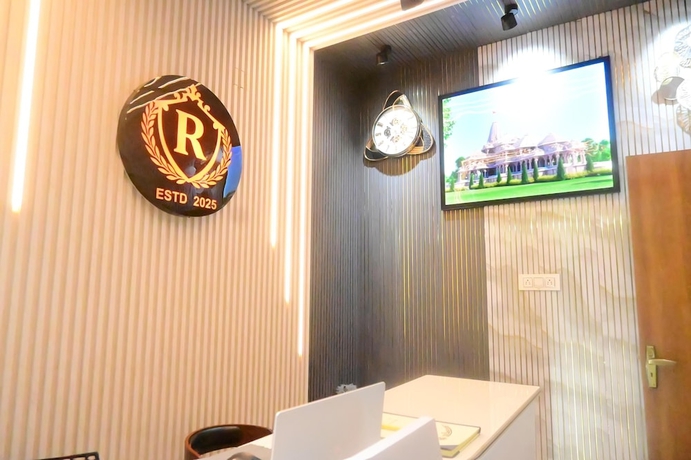 Imagen de los interiores del Hotel Royal Awadh Inn. Foto 15