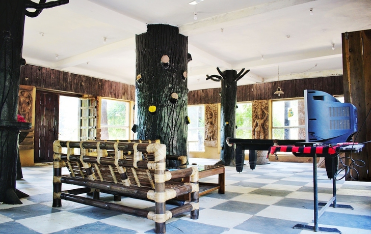 Imagen de los interiores del Hotel Royal Bamhni Holiday Resort. Foto 19