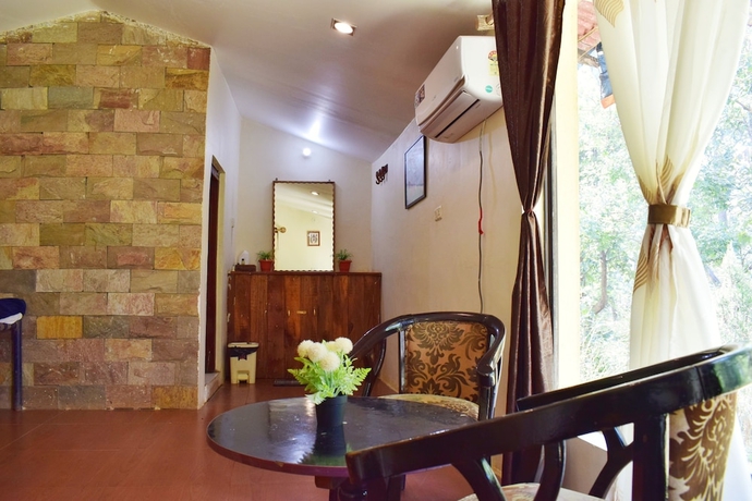 Imagen de la habitación del Hotel Royal Bamhni Holiday Resort. Foto 6