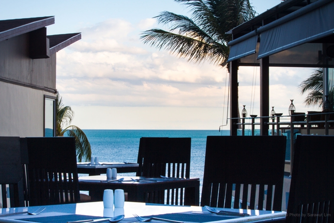 Imagen del bar/restaurante del Hotel Royal Beach Boutique Resort and Spa. Foto 3