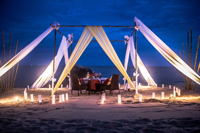 Imagen del bar/restaurante del Hotel Royal Beach Boutique Resort and Spa. Foto 5