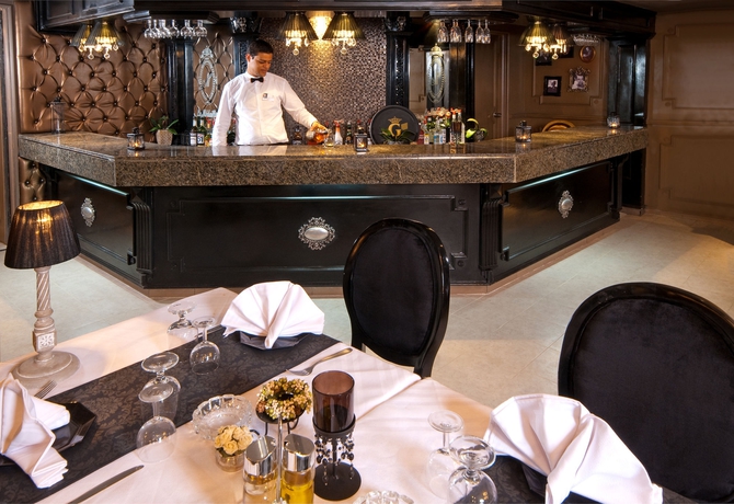 Imagen del bar/restaurante del Hotel Royal Beach. Foto 4