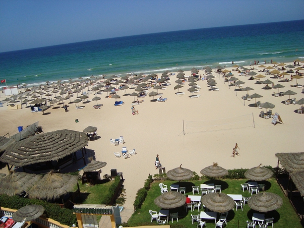 Imagen de los exteriores del Hotel Royal Beach. Foto 13