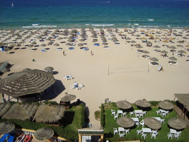 Imagen de los exteriores del Hotel Royal Beach. Foto 14