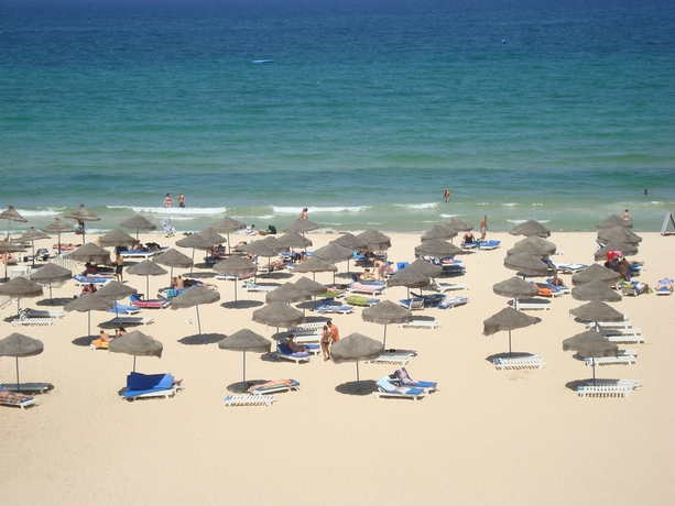 Imagen de los exteriores del Hotel Royal Beach. Foto 15