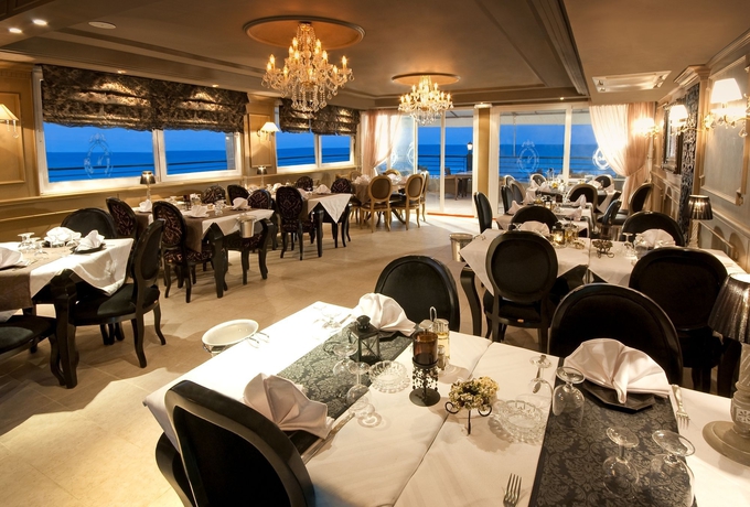 Imagen del bar/restaurante del Hotel Royal Beach. Foto 5