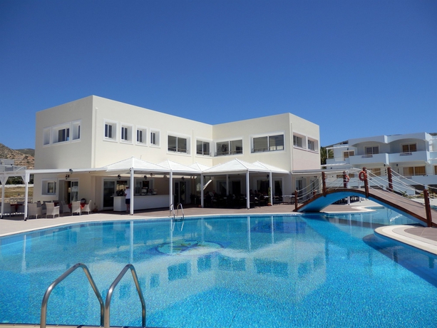 Imagen de la piscina del Hotel Royal Beach. Foto 16