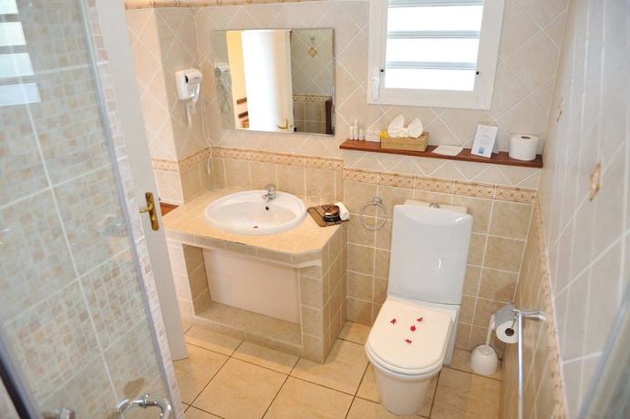 Imagen de la habitación del Hotel Royal Beach H&ocirc;tel. Foto 16