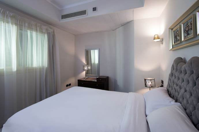 Imagen de la habitación del Hotel Royal Beach Serviced Apartments. Foto 9