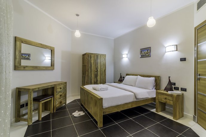 Imagen de la habitación del Hotel Royal Beach Serviced Apartments. Foto 11