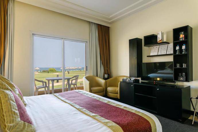 Imagen de la habitación del Hotel Royal Beach and Resort. Foto 6