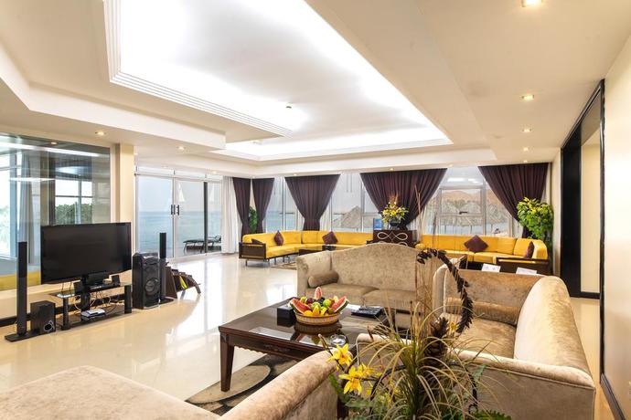 Imagen de la habitación del Hotel Royal Beach and Resort. Foto 8