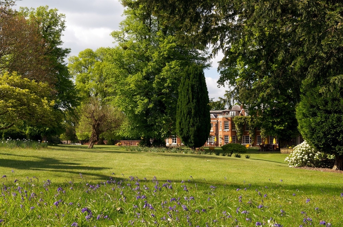 Imagen de los exteriores del Hotel Royal Berkshire. Foto 8