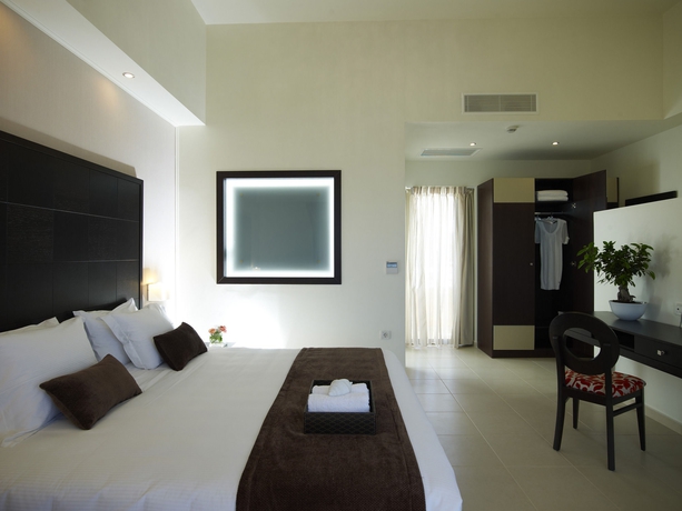 Imagen de la habitación del Hotel Royal Blue Resort & Spa. Foto 2