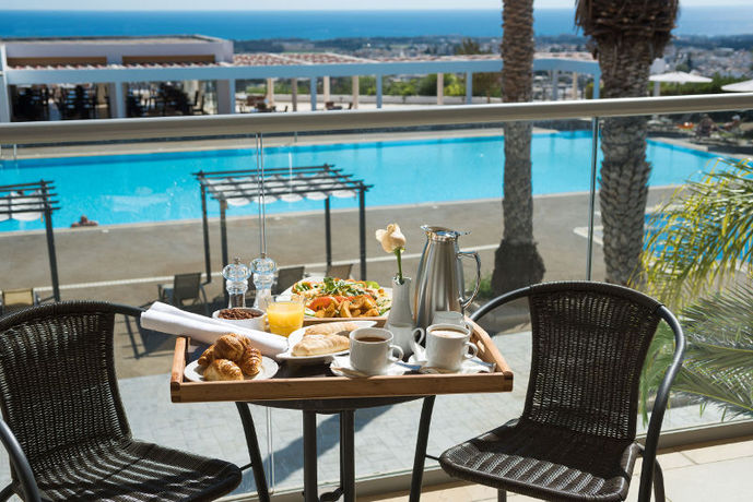 Imagen de los interiores del Hotel Royal Blue & Spa Paphos. Foto 13