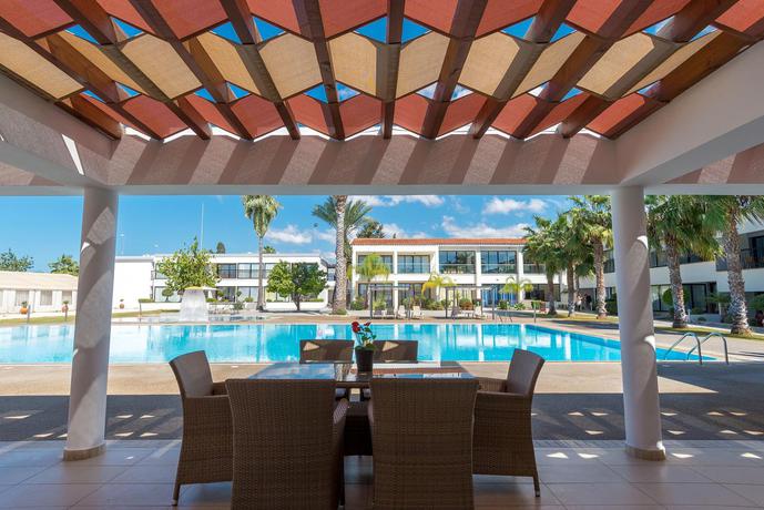 Imagen general del Hotel Royal Blue & Spa Paphos. Foto 7