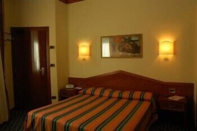 Imagen de la habitación del Hotel Royal, Bolsena. Foto 6
