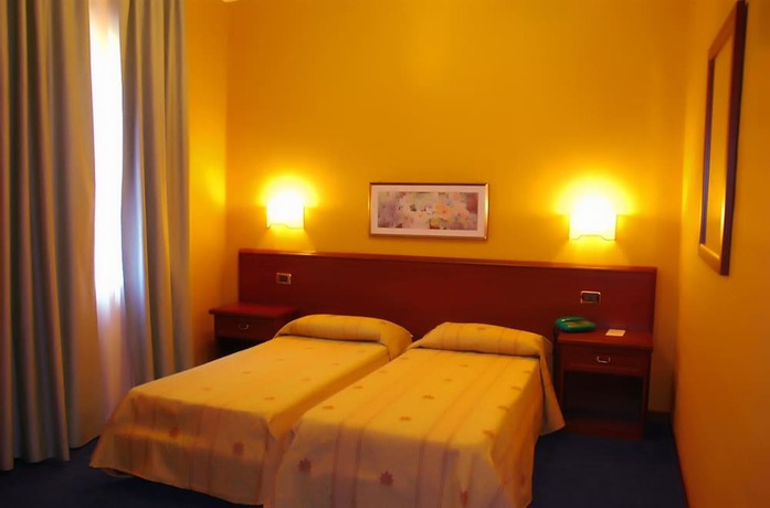 Imagen de la habitación del Hotel Royal, Bolsena. Foto 10