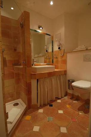 Imagen de la habitación del Hotel Royal Bon Repos. Foto 8