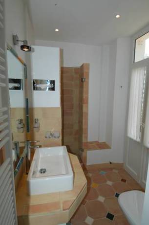 Imagen de la habitación del Hotel Royal Bon Repos. Foto 9