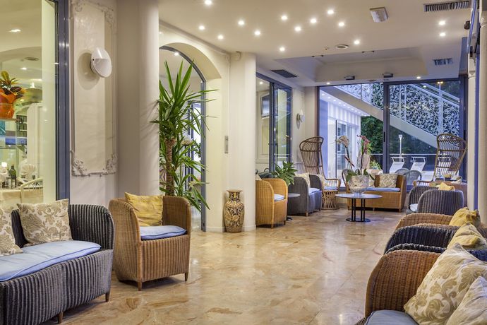 Imagen de los interiores del Hotel Royal Boutique, Riccione. Foto 19