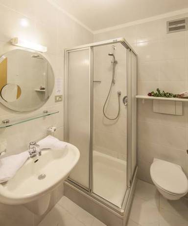 Imagen de la habitación del Hotel Royal Budroni. Foto 5