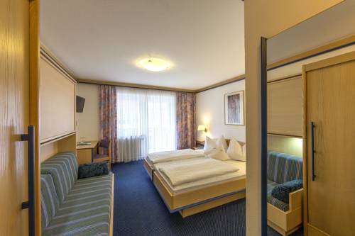 Imagen de la habitación del Hotel Royal Budroni. Foto 9