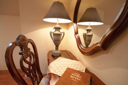 Imagen de la habitación del Hotel Royal, CHOMUTOV. Foto 5