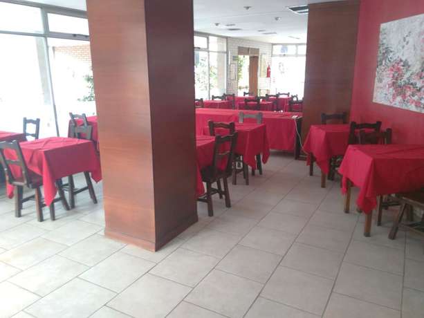Imagen del bar/restaurante del Hotel Royal, C&Oacute;RDOBA (AR). Foto 4