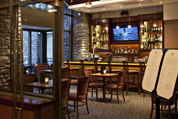 Imagen del bar/restaurante del Hotel Royal Canadian Lodge. Foto 4