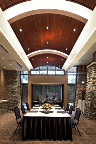 Imagen de los interiores del Hotel Royal Canadian Lodge. Foto 9