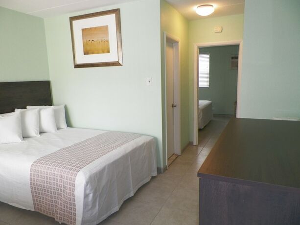 Imagen de la habitación del Hotel Royal Canadian Motel. Foto 19